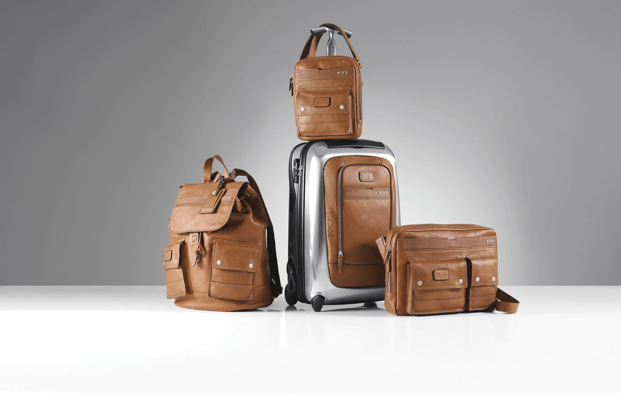  Indra 様リクエストTUMI × DUCATI T3 ⁑ Tumi T3 Ducati Total Transporter - Black Suitcases, Luggage